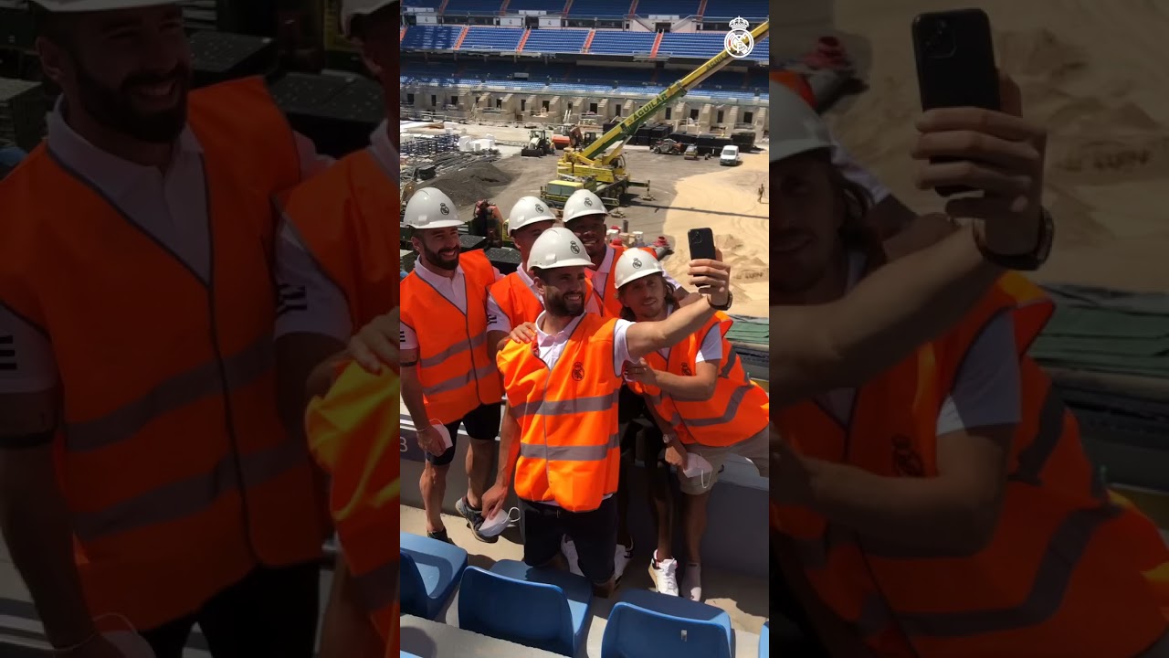 🤳👷 Stadium Selfie At The Bernabéu! 🏟️ #shorts